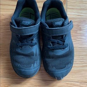 Boys Nike Play shoes